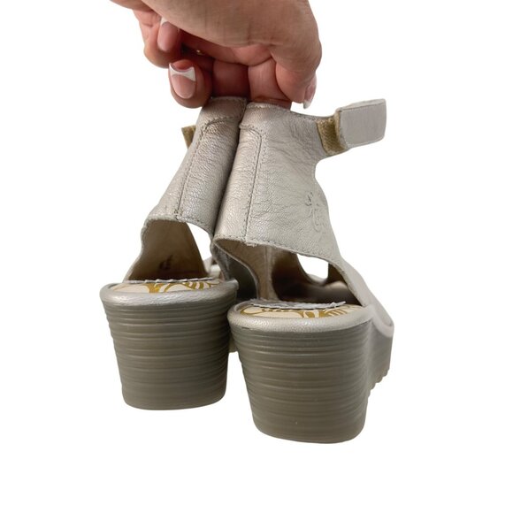 Fly London Women Leather Peep Toe Wedge Sandals SZ 40 Metallic Cream Ankle Strap - Picture 8 of 14